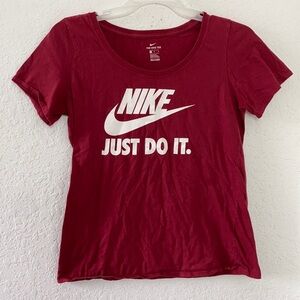 ✅Women Nike Shirt Size M